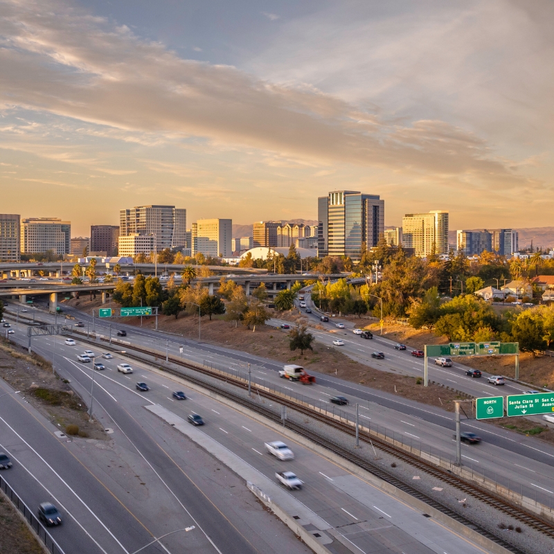 Professional residential carpet cleaning service - steam cleaning in progress in San Jose